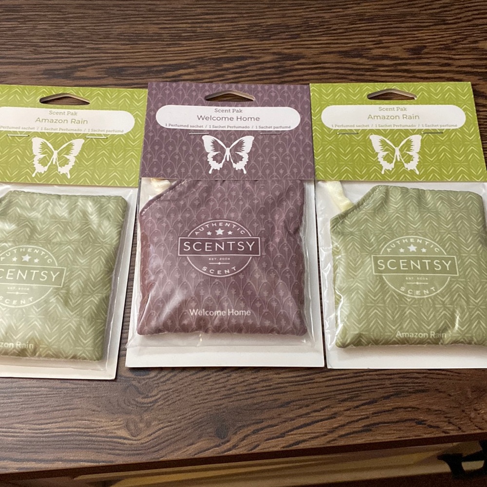 Scentsy scent paks three total